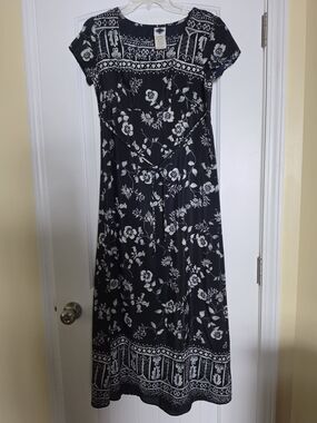Black & White Floral Maxi Dress with Cap Sleeves